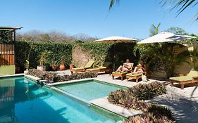 Nautilus Surf & Yoga Villas Santa Teresa